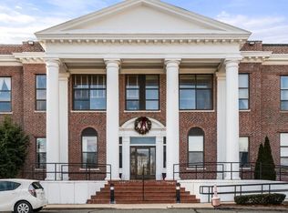 90 Sea St APT 212, Weymouth, MA 02191