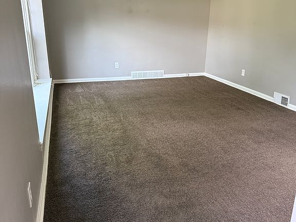 5th image of 8146 Grayfield St