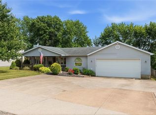 5766 Drenta Cir SW, Navarre, OH 44662