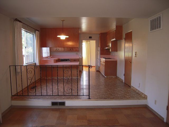 1st image of 4125 Payne Ave