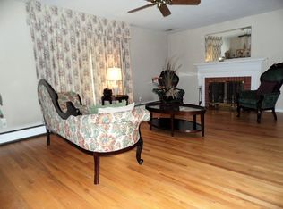 4 N Booth Dr, New Castle, DE 19720