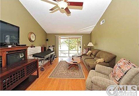 3rd image of 2062 Golden Circle Dr
