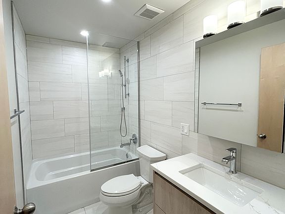5th image of 4600 S Ellis Ave #206
