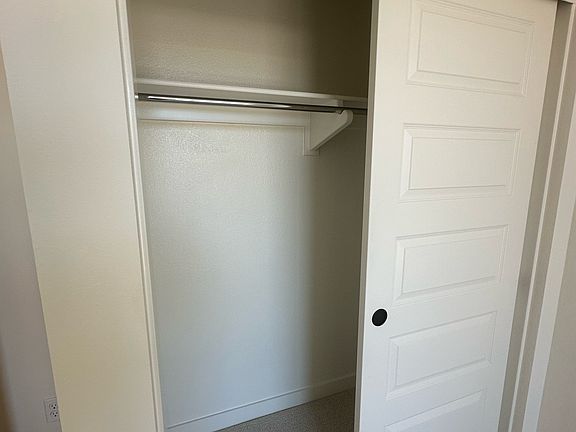 4th image of 407 Caliper Way