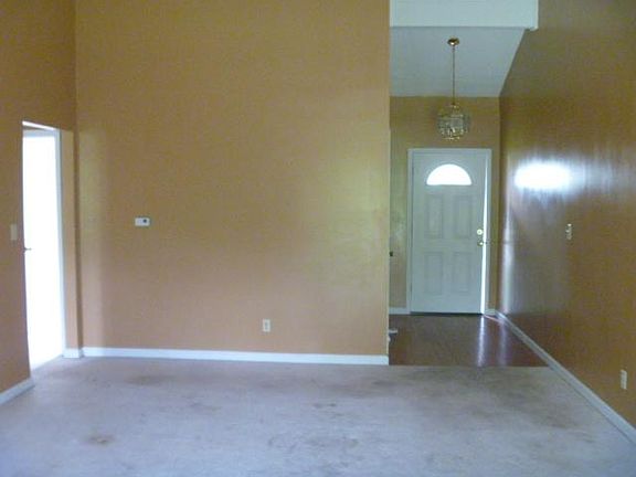 4th image of 4720 Whirlaway Dr