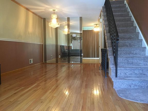 3rd image of 87 Skyline Dr