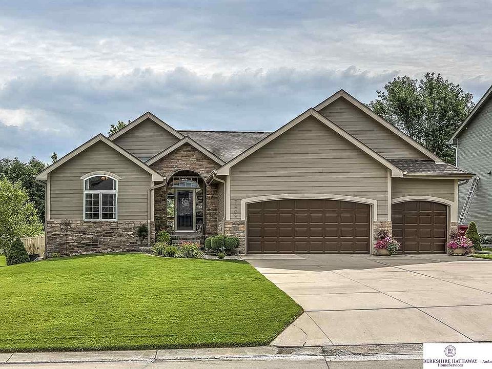 1st image of 7409 S 198th Cir