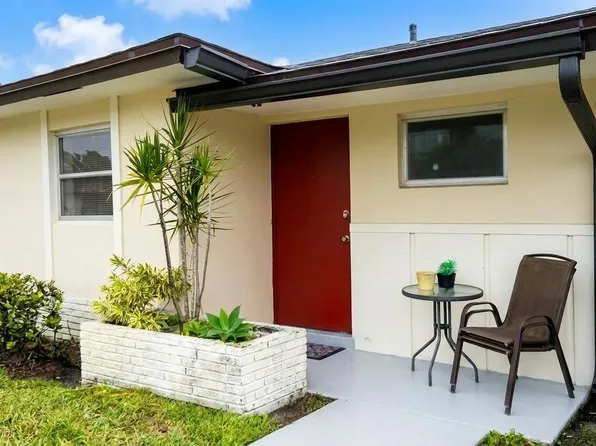 2898 Ashley Dr Drive E #C, West Palm Beach, FL 33415