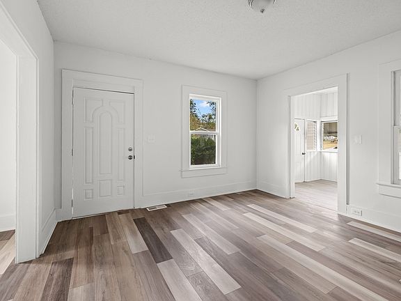 4th image of 1757 48th St
