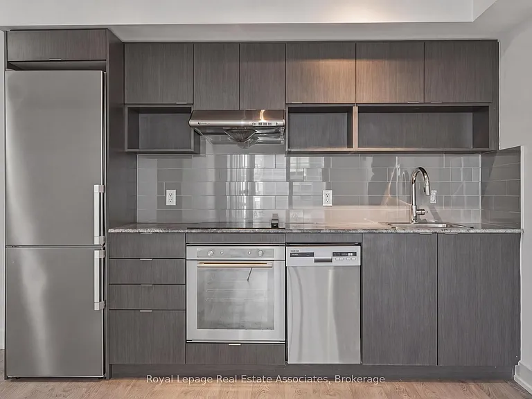 7 Mabelle Ave #2806 — Photo 4