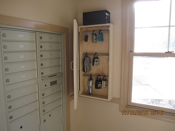 5th image of 125 Lakeview Dr Unit 410