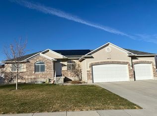 5472 W Autumn Creek Dr, Herriman, UT 84096