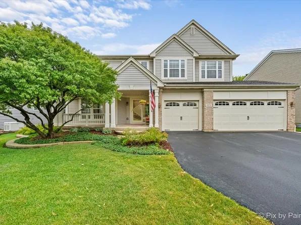 373 Florine Ct, Cary, IL 60013