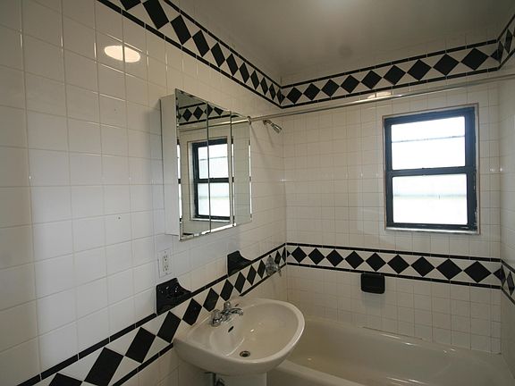 3rd image of 429 W Broadway #1