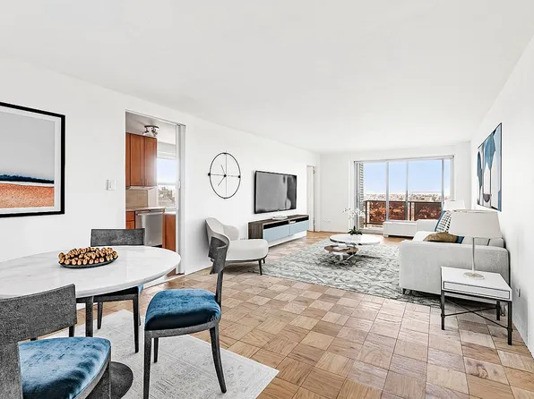 110-11 Qns Blvd #22E, Forest Hills, NY 11375