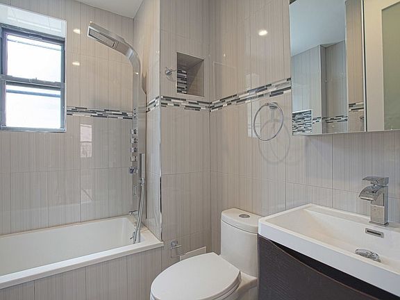 4th image of 1442 Lexington Ave #7E
