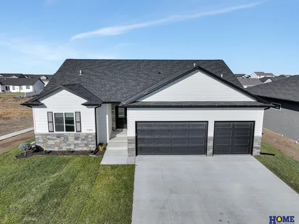 11671 N 145th St, Waverly, NE 68462