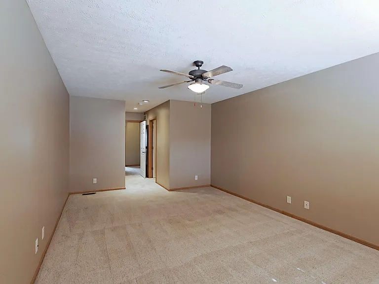 1718 Sawyer St — Photo 28