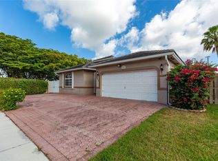 16659 SW 90th St, Miami, FL 33196