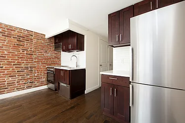 Rented by R New York