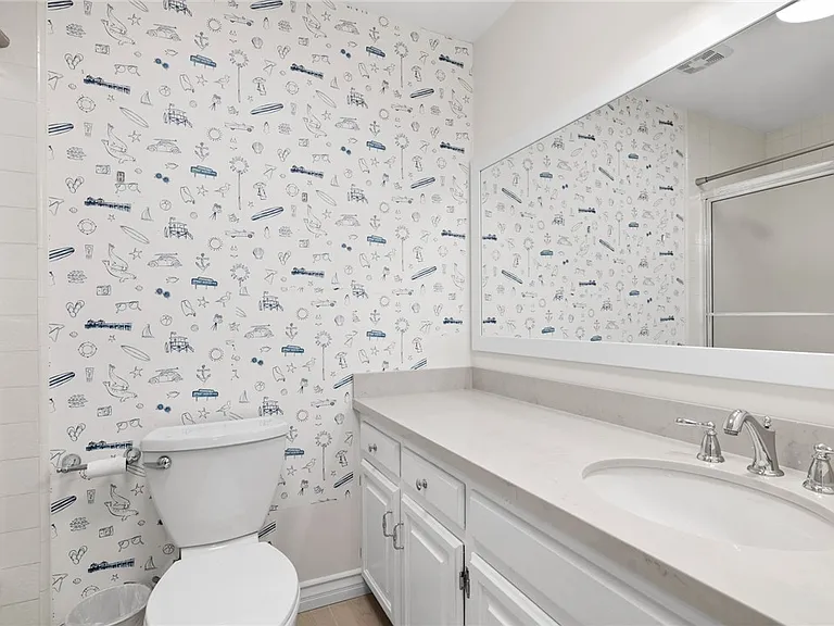 1202 E Balboa Blvd — Photo 21