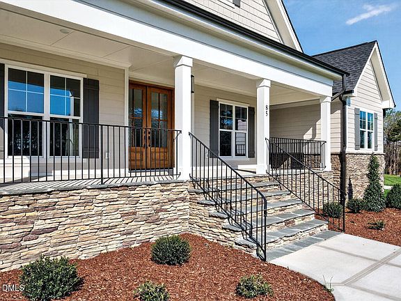 4th image of 85 Old Garden Ln