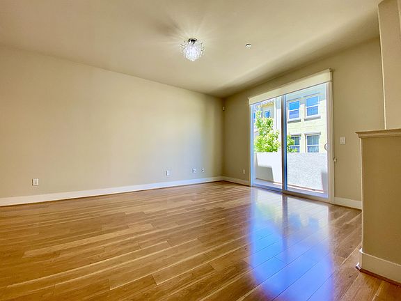 4th image of 10 Muller Pl #1