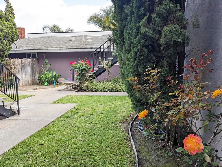 2655 E Park Ln #B — Photo 16