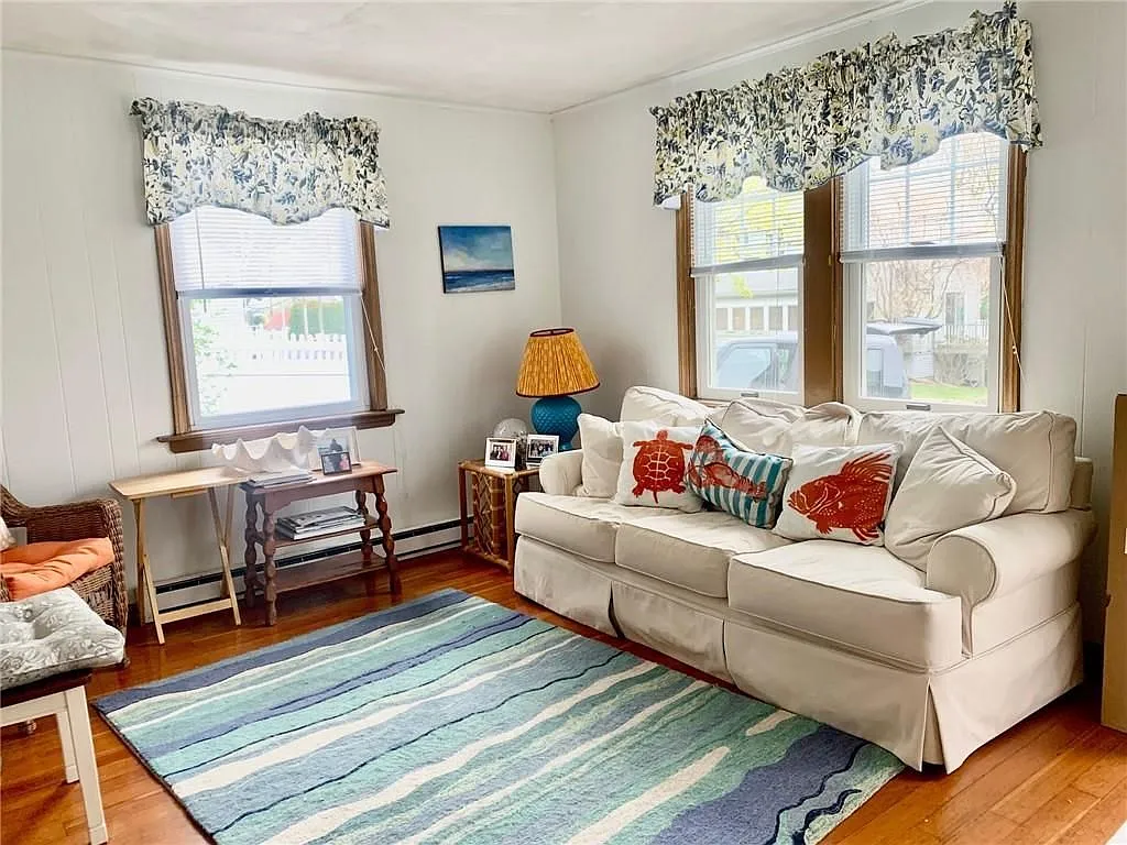 4 bed, 1.0 bath, 1581 sqft, $3,200 — Photo 4