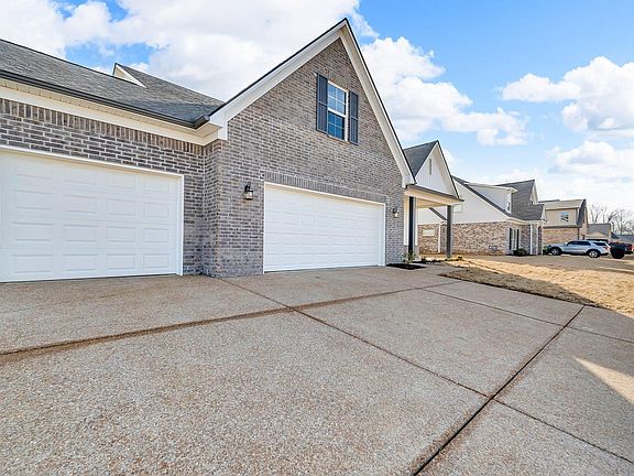 2nd image of 67 Bell Ln