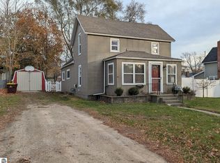 822 N River Ave, Alma, MI 48801