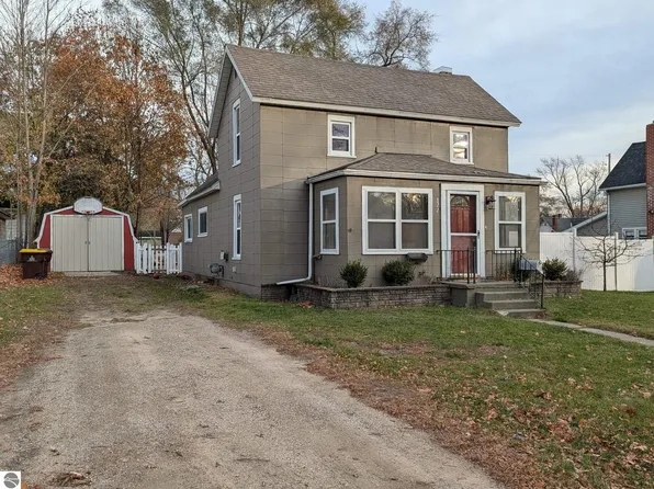 822 N River Ave, Alma, MI 48801