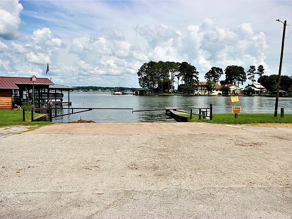2nd image of Lakefront Dr