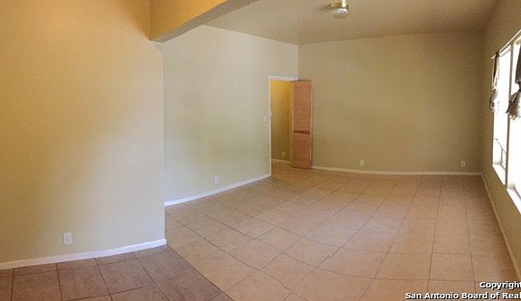 5th image of 324 Hot Wells Blvd Unit W