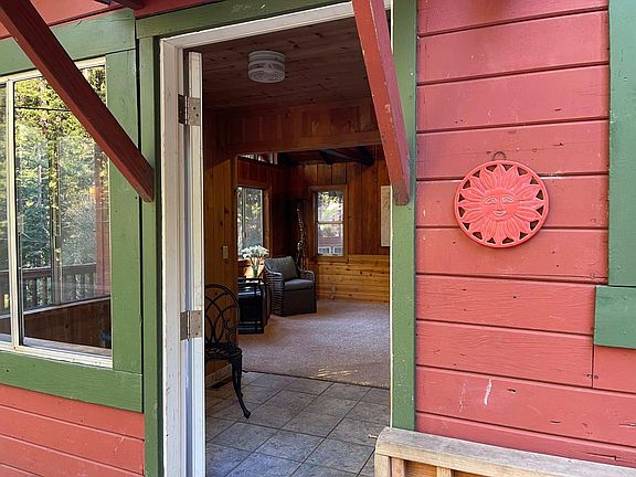 4th image of 860 Creek Dr