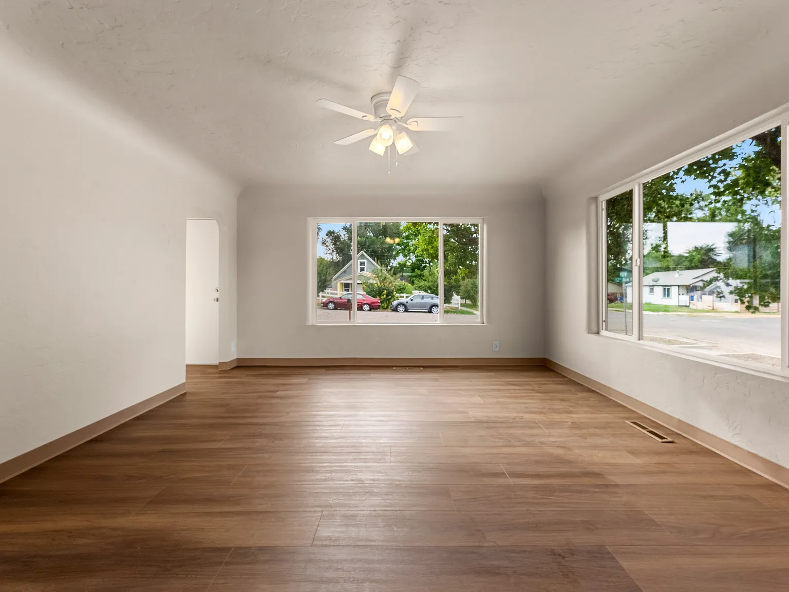 5 bed, 2100 sqft, $2,400 — Photo 4
