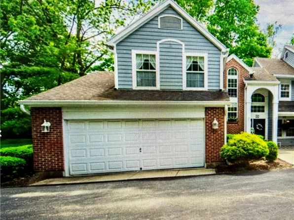 302 Elmwood Dr, Springboro, OH 45066
