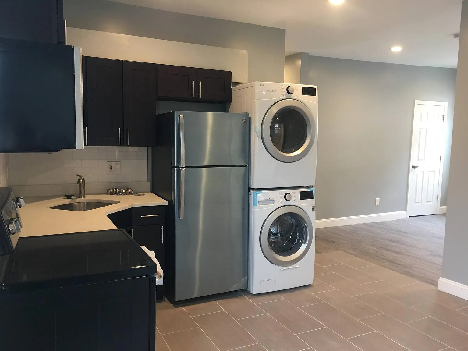 1 bed, 1300 sqft, $875 — Photo 2