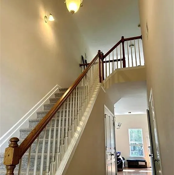 220 Stone Park Dr — Photo 4