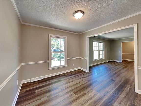 2nd image of 4313 Whitby Pl