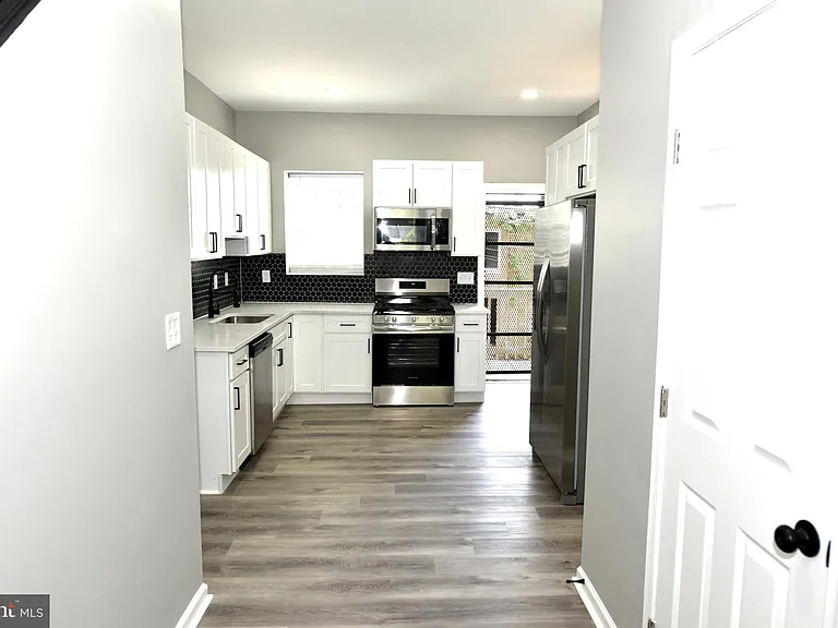 2225 W Baltimore St — Photo 6