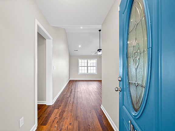 4th image of 100 Lurlington Ct