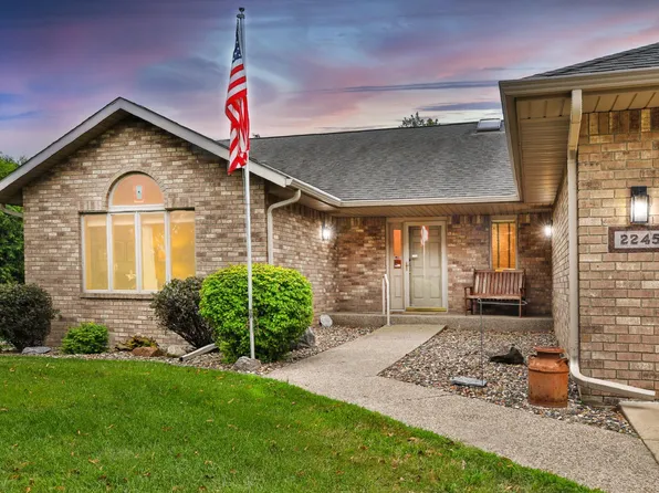 2245 La Casa Ln SE, Owatonna, MN 55060