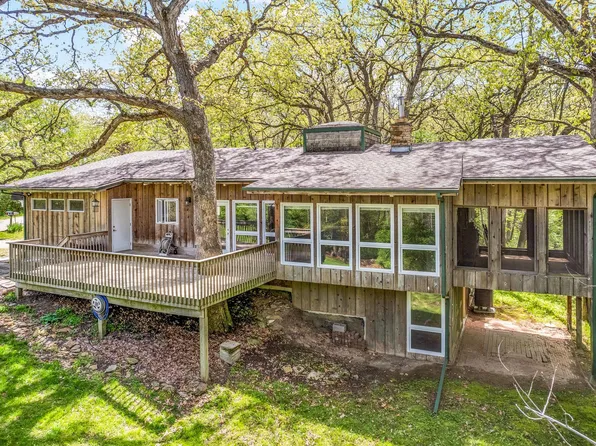 713 Kaskaskia Dr, Dixon, IL 61021