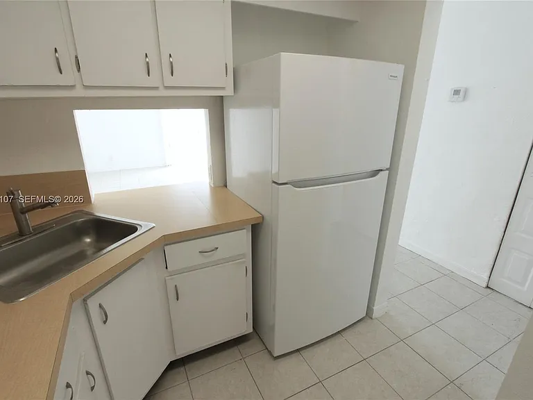 4550 NW 9th St #815E — Photo 3