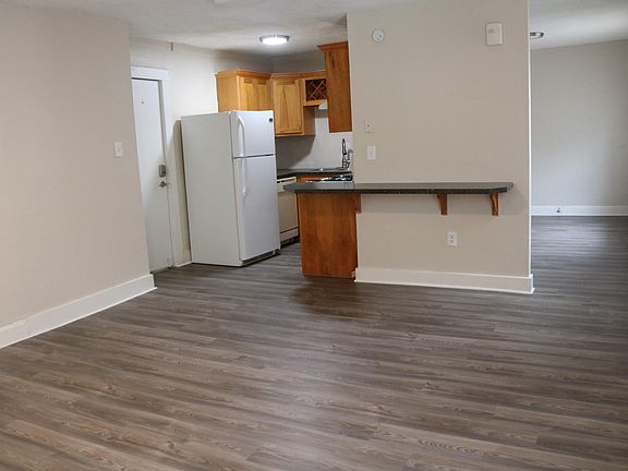 3rd image of 907 W 40th Ter APT 4
