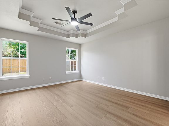 3rd image of 3251 Woodbridge Rd