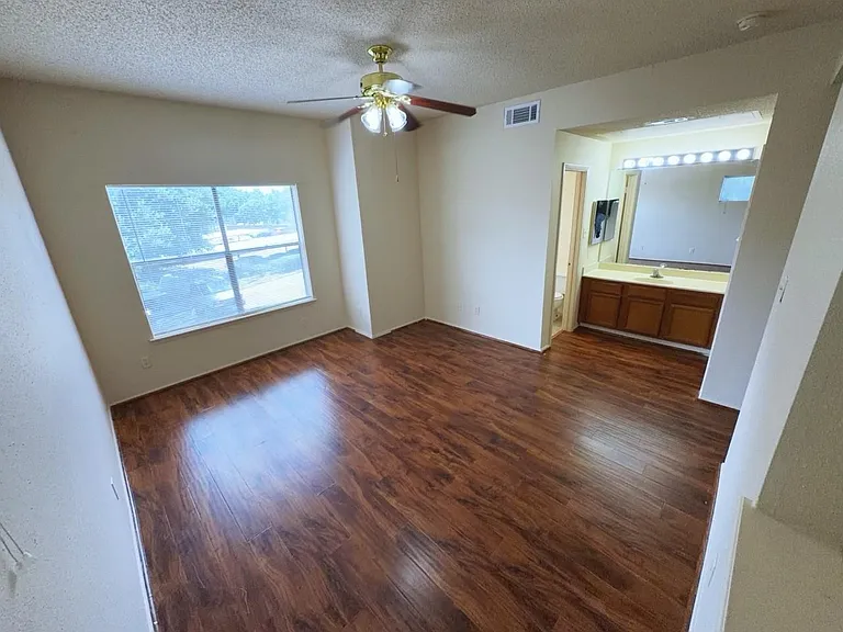 7900 Bissonnet St #D1 — Photo 10