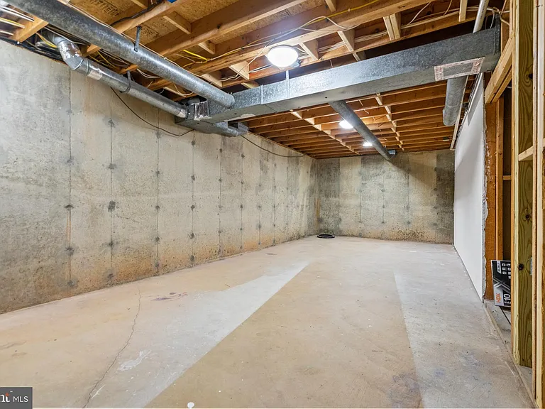 13604 Wisteria Dr — Photo 31