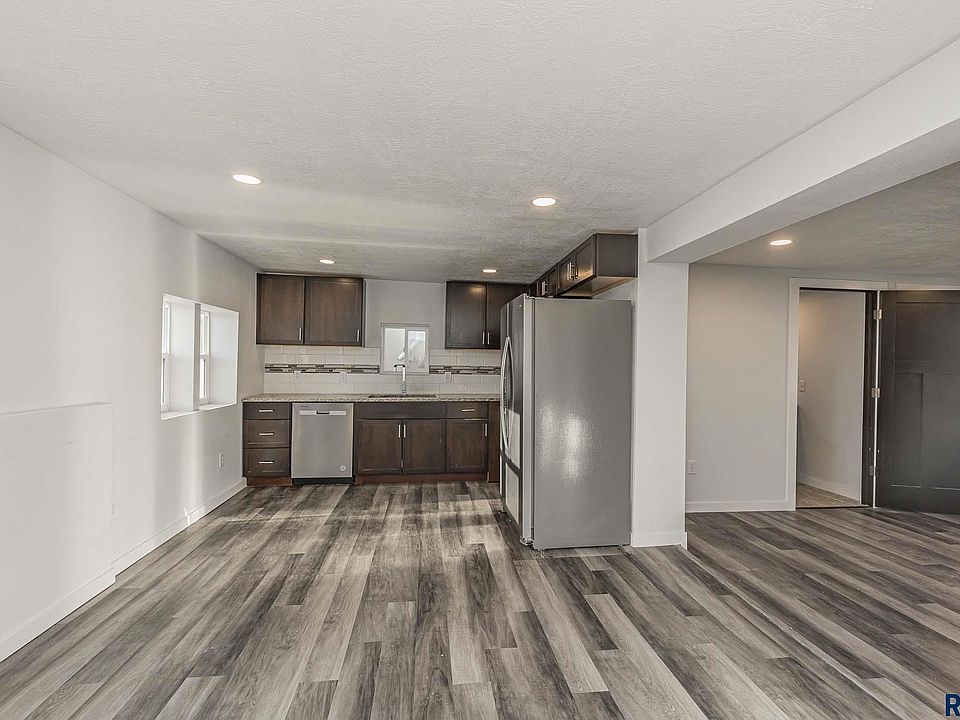 3204 S West Ave, Sioux Falls, SD 57105 Zillow